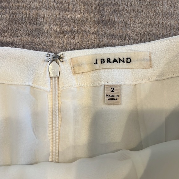 J BRAND WHITE LAYERED SKIRT - Picture 2 of 3